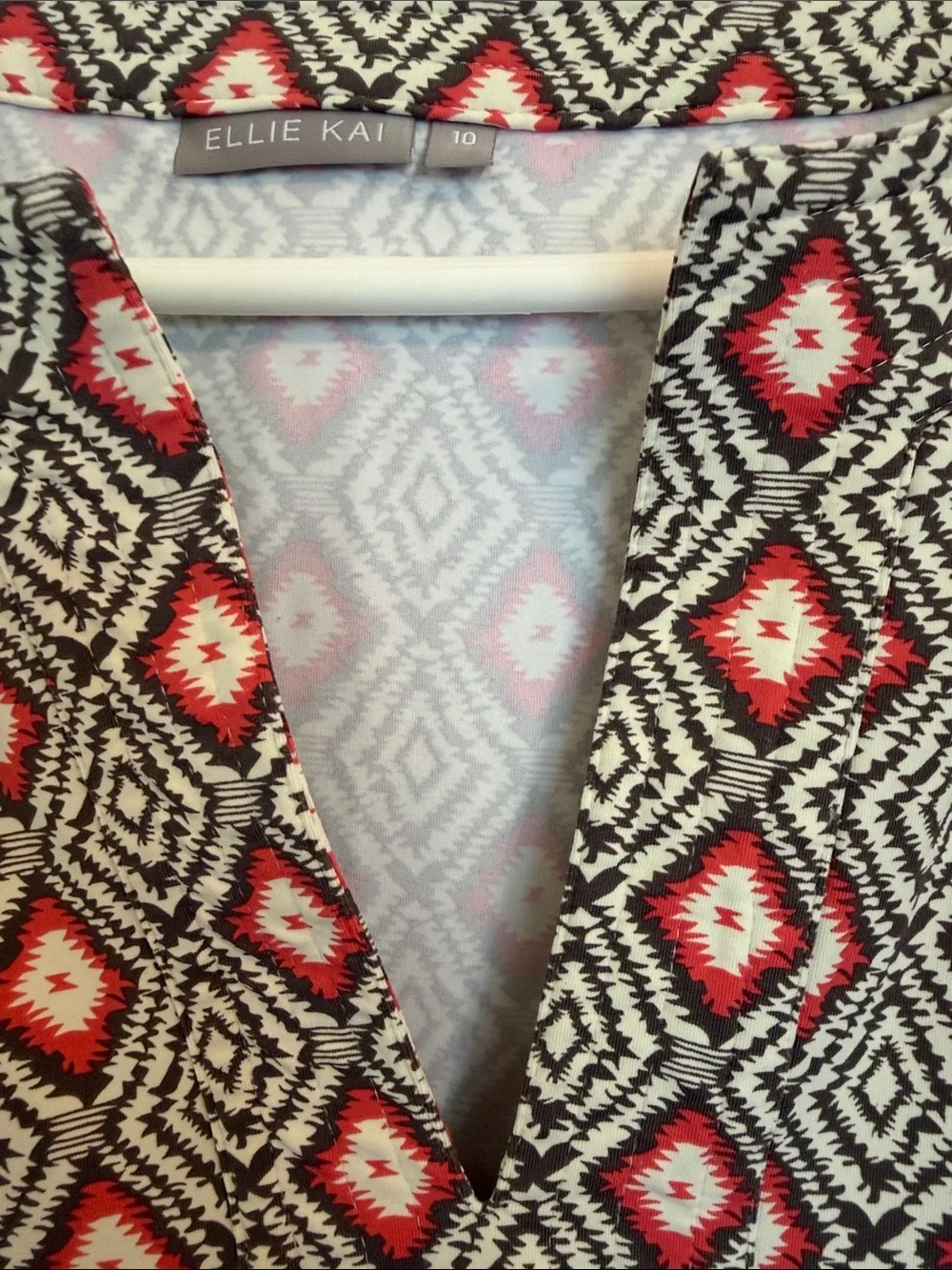 Long Sleeve Geometric Print Dress in Red and Black